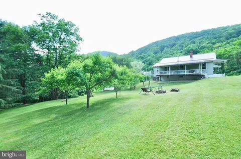 231 Bear Rdg, Williamsburg, PA 16693