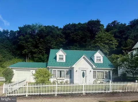 1217 Cameron Ave, Tyrone, PA 16686