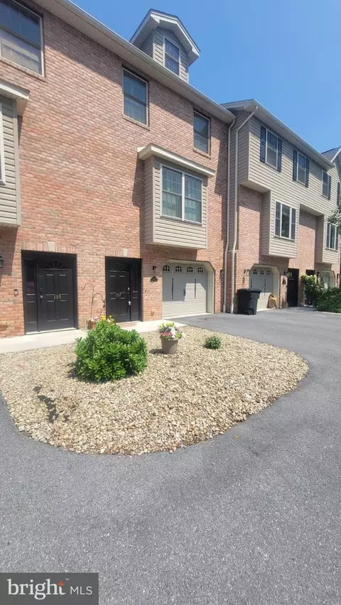 157 Sylvan Crest Dr, Hollidaysburg, PA 16648