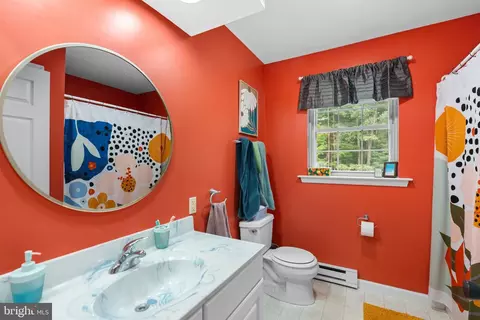 Bath - 13604 S Eagle Rd, Tyrone, PA 16686 photo 2 of 3