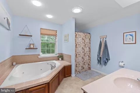 Bath - 13604 S Eagle Rd, Tyrone, PA 16686 photo 3 of 3