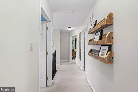 Entry Way - 13604 S Eagle Rd, Tyrone, PA 16686 photo 4 of 7