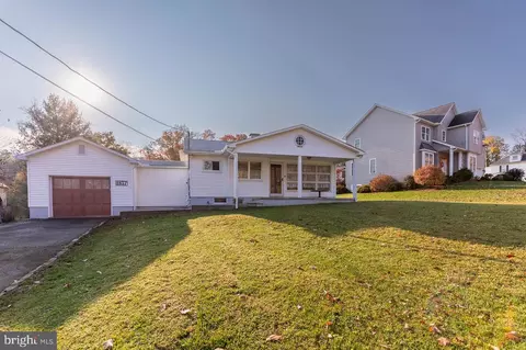 1837 Bellmeade Dr, Altoona, PA 16602