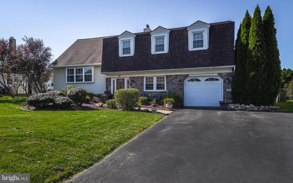10 Colby Ln, Langhorne, PA 19047 46 Photos MLS PABU2010096 Movoto
