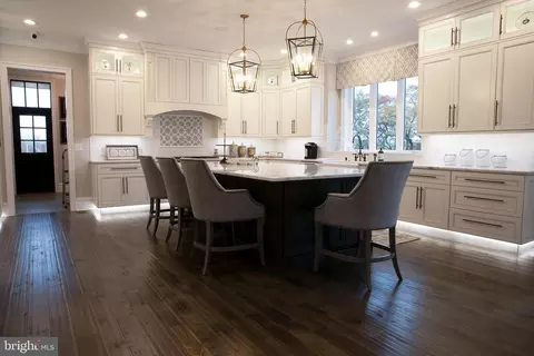 1 Ava Ct, Newtown, PA 18940