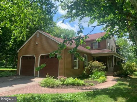 6400 Middleton Ln, New Hope, PA 18938