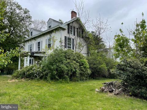 70 Twining Bridge Rd, Newtown, PA 18940