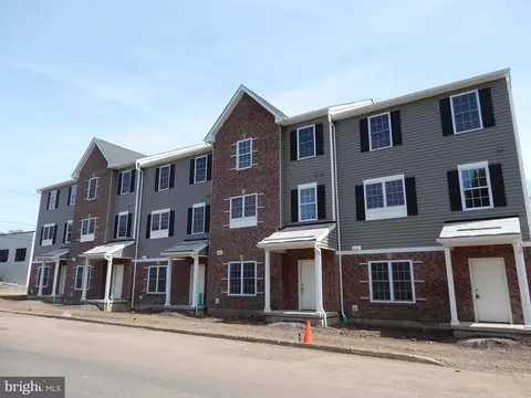 407 W Spruce St, Perkasie, PA 18944
