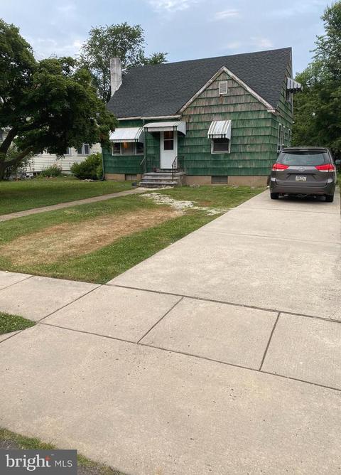 7122 N Radcliffe St, Bristol, PA 19007