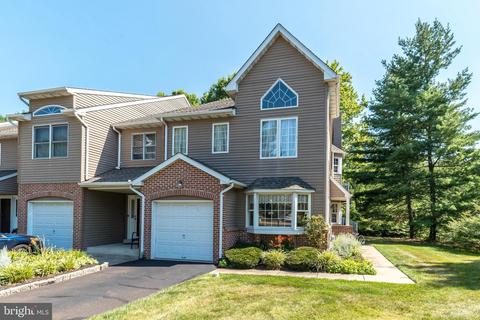 50 Piccadilly Cir, Doylestown, PA 18901