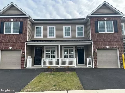 16741 River View Cir, Bristol, PA 19007