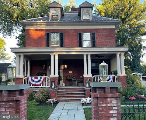 202 E Court St, Doylestown, PA 18901