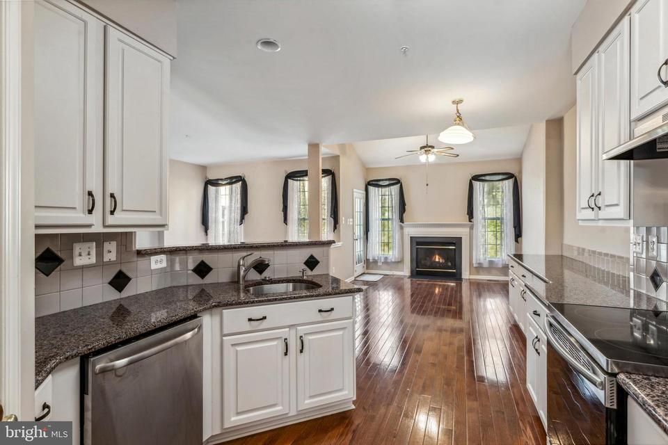  535 Mockingbird Way, Warrington, PA 18976 photo 2