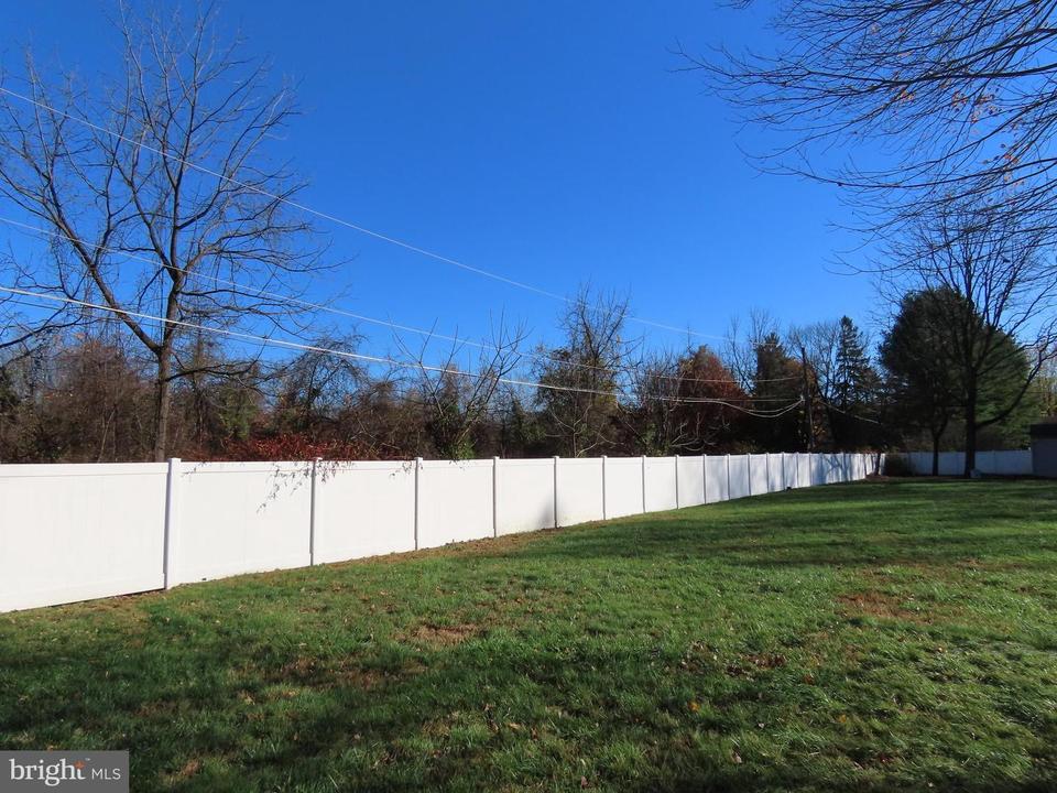  7 Wooden Bridge Ct, Holland, PA 18966 photo 22