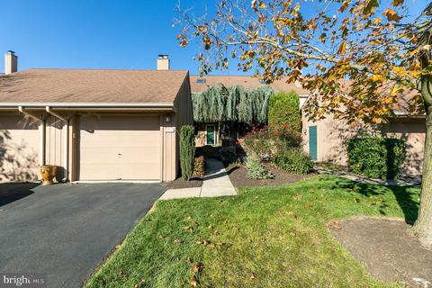 1628 Spring Mill Ct, Yardley, PA 19067