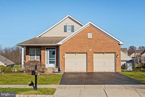 32 Sagebrush Ln, Langhorne, PA 19047