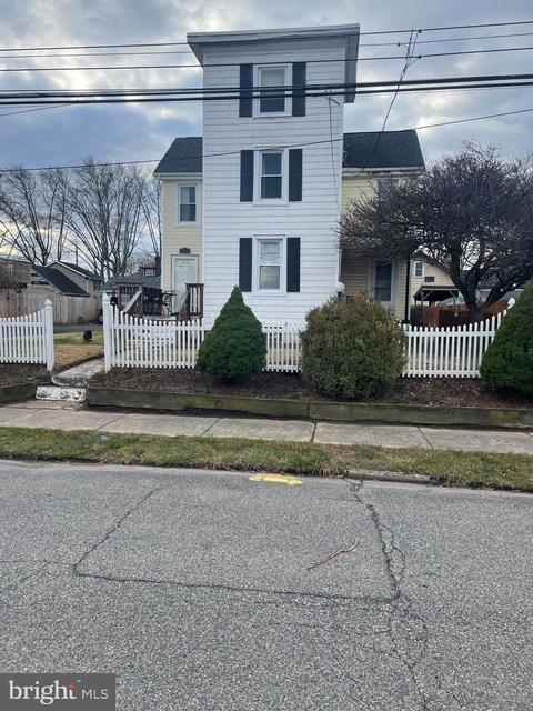 51 Park Ave, Morrisville, PA 19067