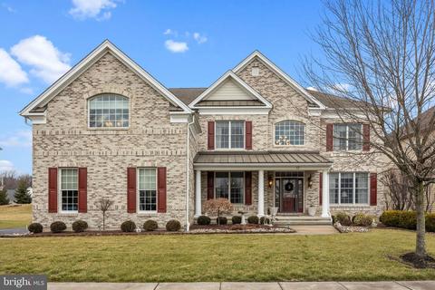 17 Delaney Dr, Newtown, PA 18940