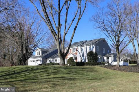 5 Country Club Ln, Doylestown, PA 18901