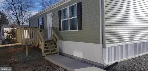 28 Laurel Run Dr, Quakertown, PA 18951
