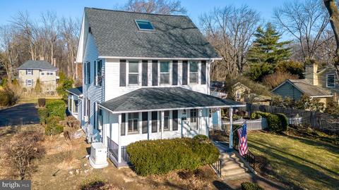 393 E Court St, Doylestown, PA 18901