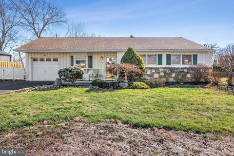 1279 Hiview Dr, Southampton, PA 18966