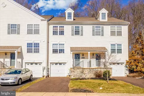 4592 Louise Saint Claire Dr, Doylestown, PA 18902