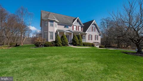 595 Saint Leonards Rd, Southampton, PA 18966