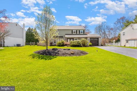 420 Dogwood Dr, Southampton, PA 18966