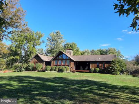 5982 Schlentz Hill Rd, Pipersville, PA 18947