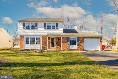 1152 Dixon Rd, Warminster, PA 18974
