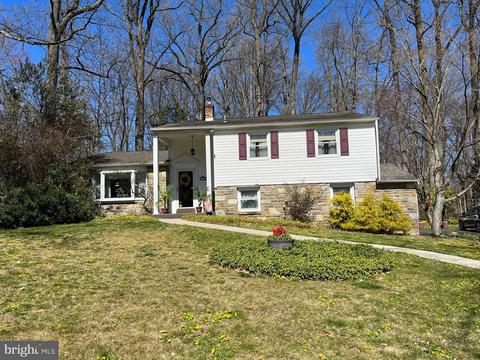 1701 Cambridge Cir, Southampton, PA 18966