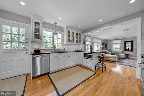 11 Timothy Dr, Doylestown, PA 18901