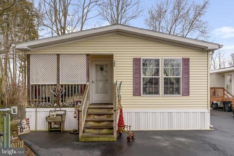 192 Maple Dr, Quakertown, PA 18951