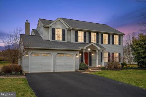 1409 W Fernbrook Dr, Warrington, PA 18976