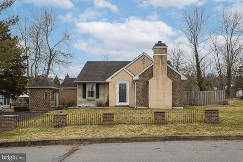 80 Longwood Ave, Sellersville, PA 18960