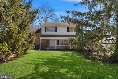 17 Richie Ln, Yardley, PA 19067