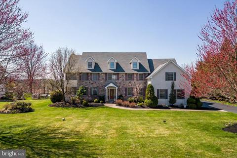 11 Hampshire Dr, Ivyland, PA 18974