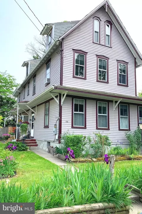 136 Sycamore Rd, Riegelsville, PA 18077