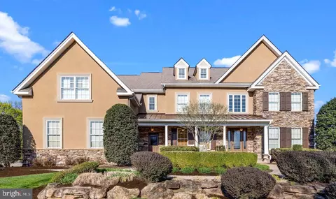 5 Copperleaf Ct, Ivyland, PA 18974