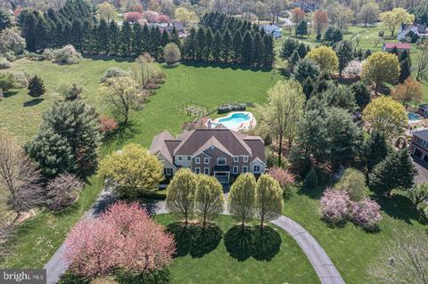 36 Paddock Dr, New Hope, PA 18938