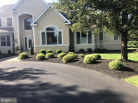 5 Longmeadow Dr, Newtown, PA 18940