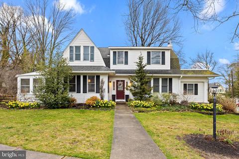 44 Fairview Ave, Morrisville, PA 19067