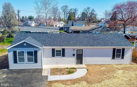 21 Indian Park Rd, Levittown, PA 19057