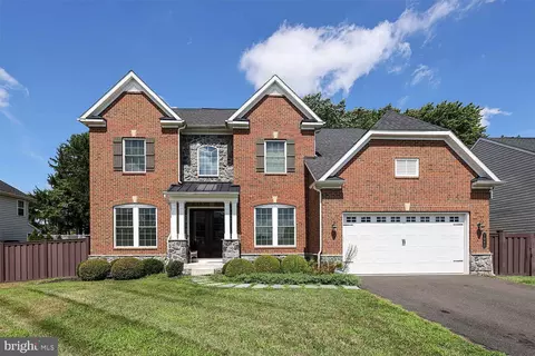 1040 School Ln, Southampton, PA 18966