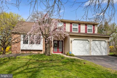 17 Connover Pl, Newtown, PA 18940