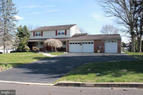 160 N Kitty Knight Dr, Southampton, PA 18966