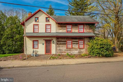 106 N Walnut St, Silverdale, PA 18962