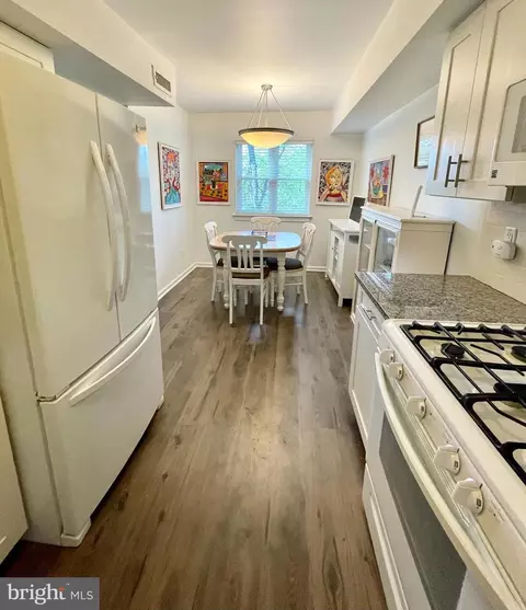 598 Belmont Ave #J-205, Southampton, PA 18966