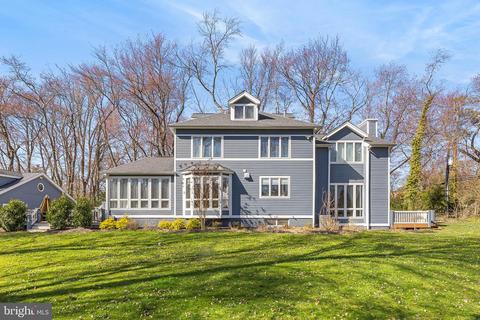 2 Morningside Dr, Yardley, PA 19067